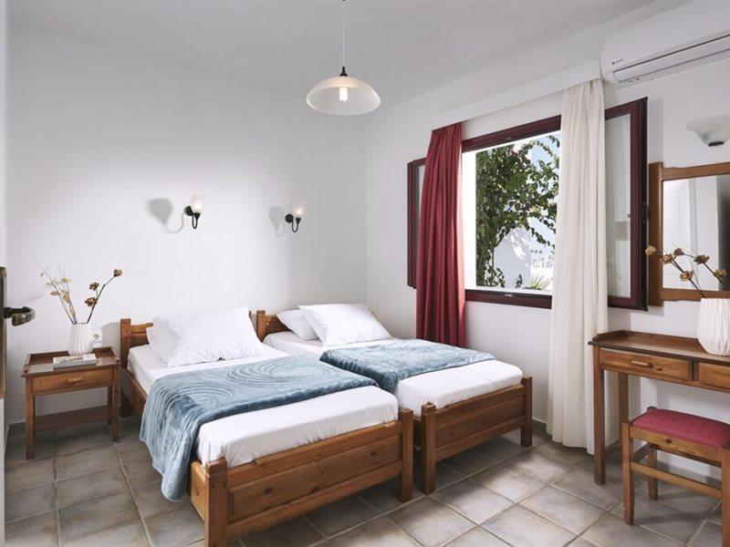 Eva Suites & Apartments Agia Marina  Exterior photo