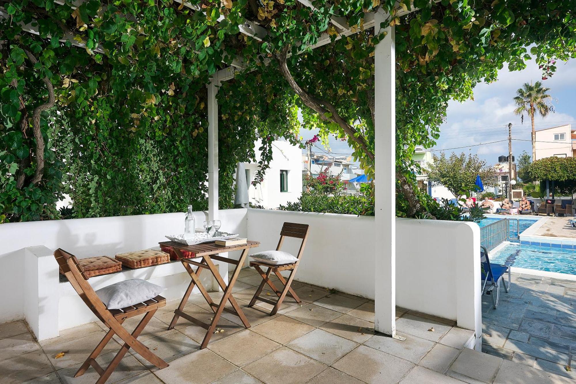 Eva Suites & Apartments Agia Marina  Room photo