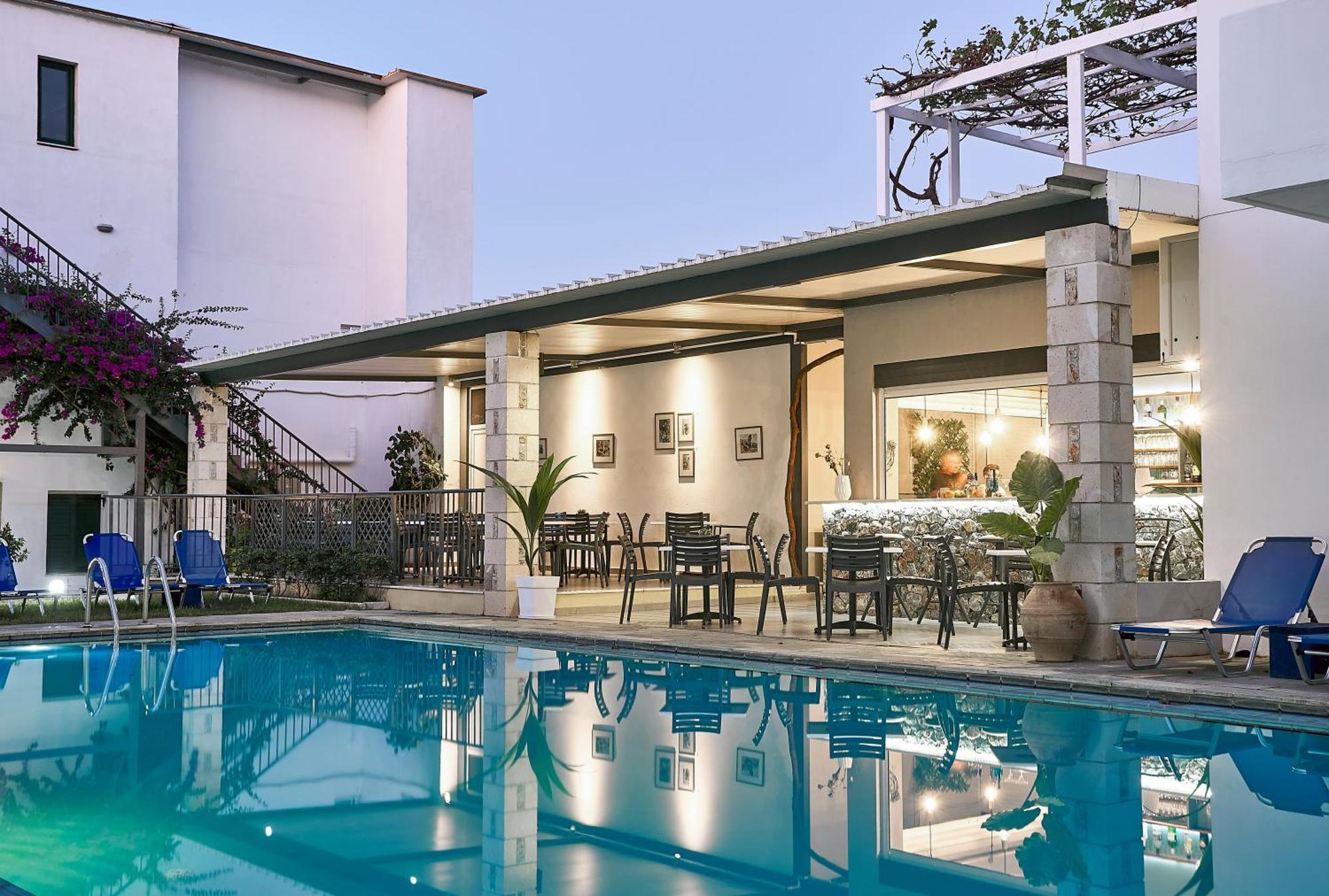 Eva Suites & Apartments Agia Marina  Exterior photo