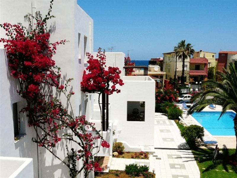Eva Suites & Apartments Agia Marina  Exterior photo