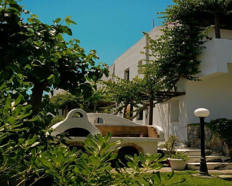 Eva Suites & Apartments Agia Marina  Exterior photo